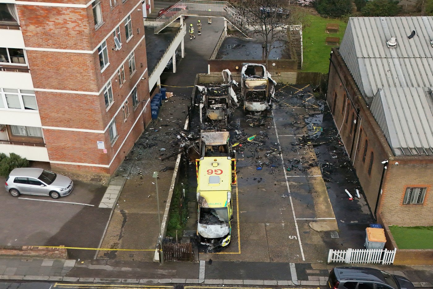 London: Imbangukiragutabara 4 zatwikiwe mu gisa nk'igitero ku Bayahudi 1 imageRedirect